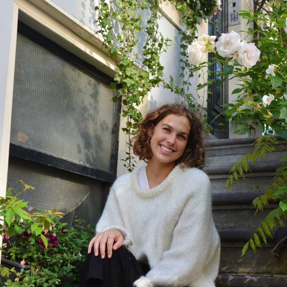 Meet your Posher, Alexandra - Picture 1 of 1